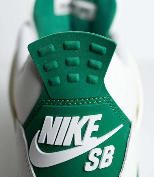 AIR Jordan 4 Retro SB Pine Green