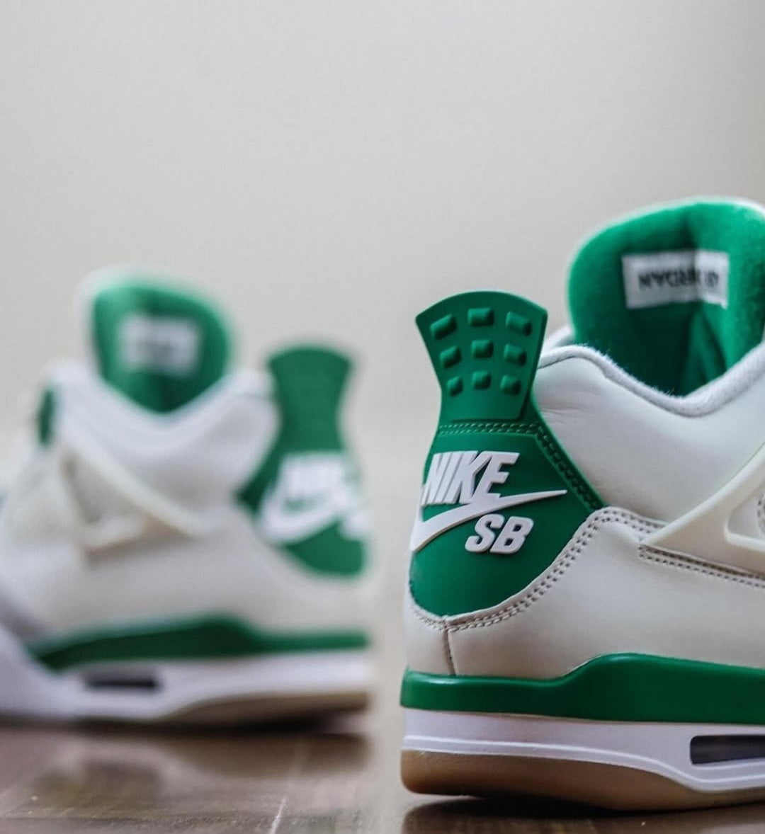AIR Jordan 4 Retro SB Pine Green