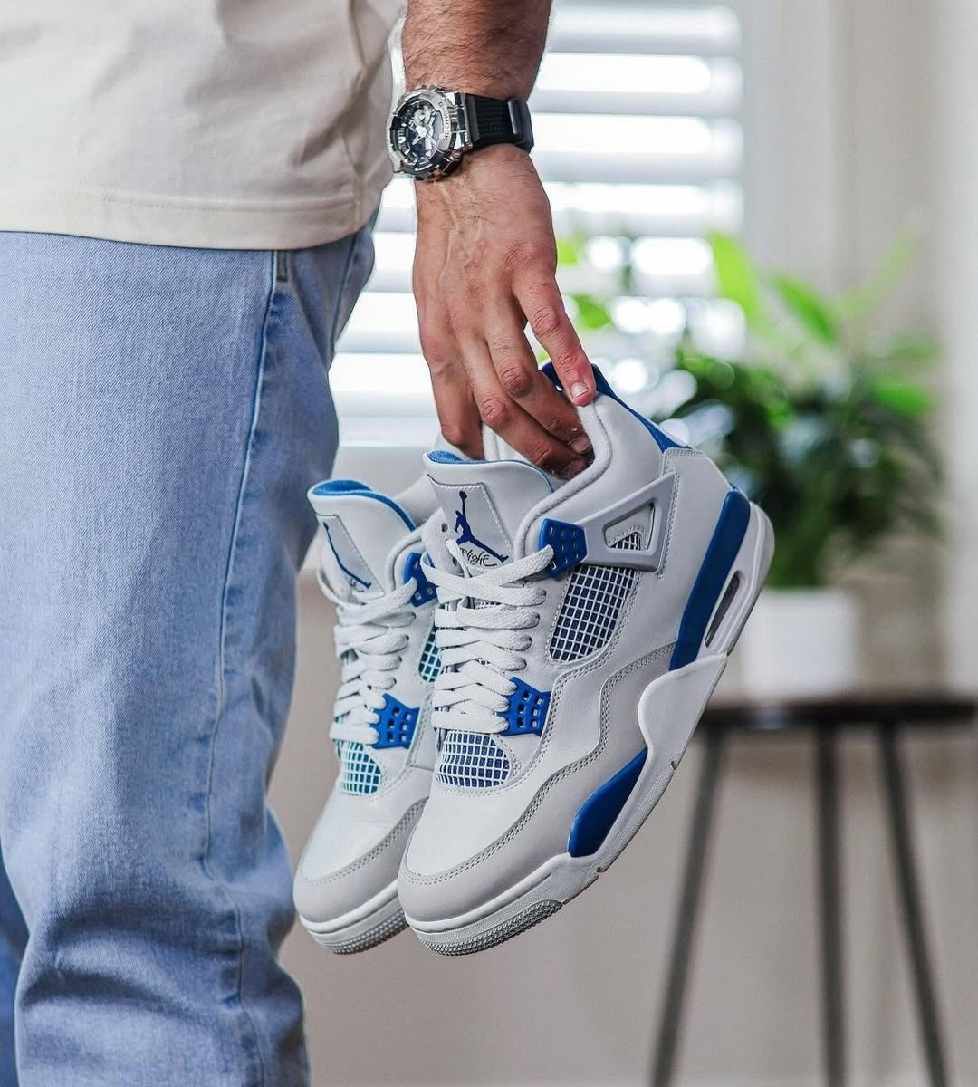 AIR JORDAN 4 RETRO "MILITARY BLUE"